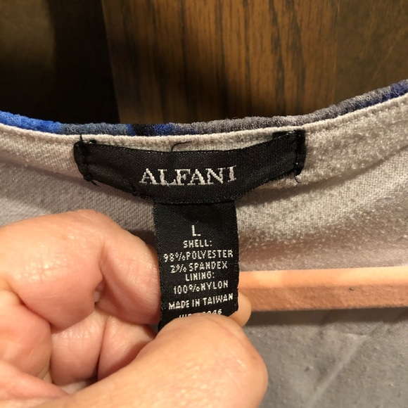 Macy’s Alfani women’s Large round neck ruched top - Picture 2 of 7